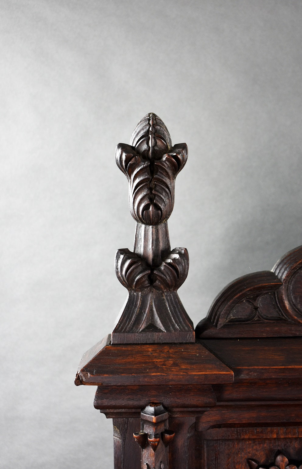 French Oak Carved Settle/Bench