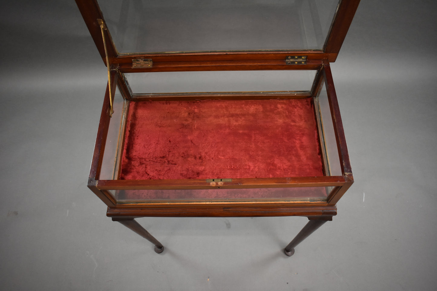 Edwardian Mahogany Bijouterie/Treasure Table