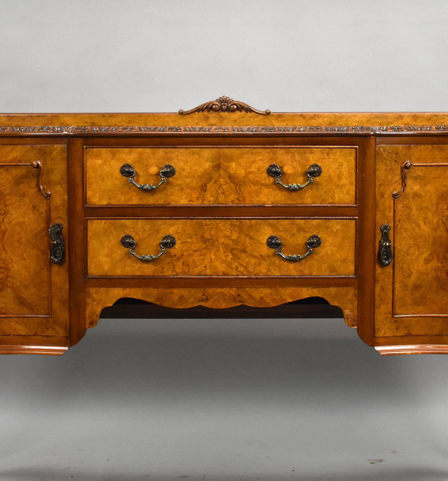 1930s Queen Anne Style Walnut Dining Suite