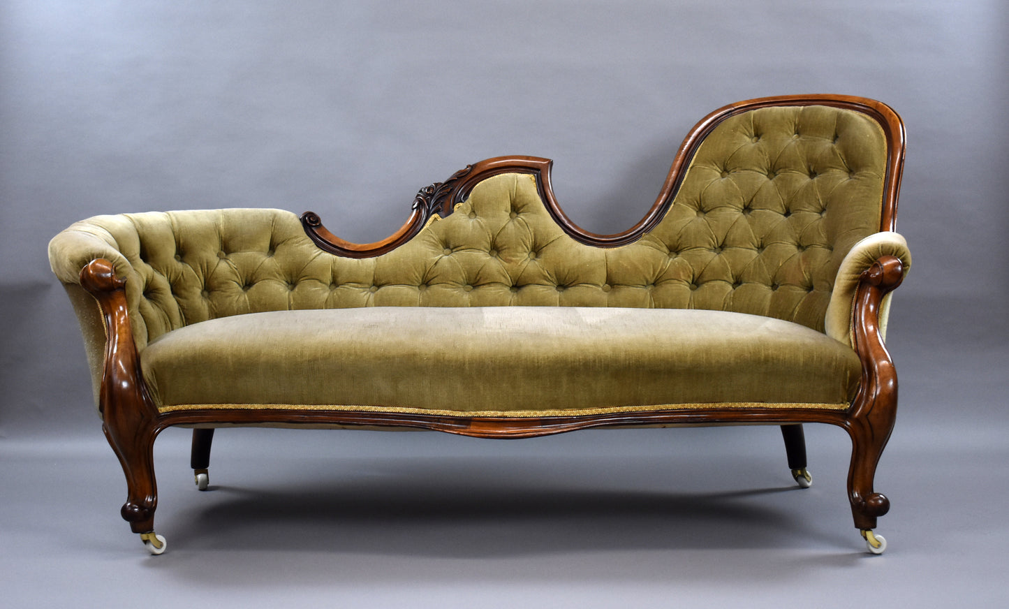 Victorian Walnut Chaise/Sofa
