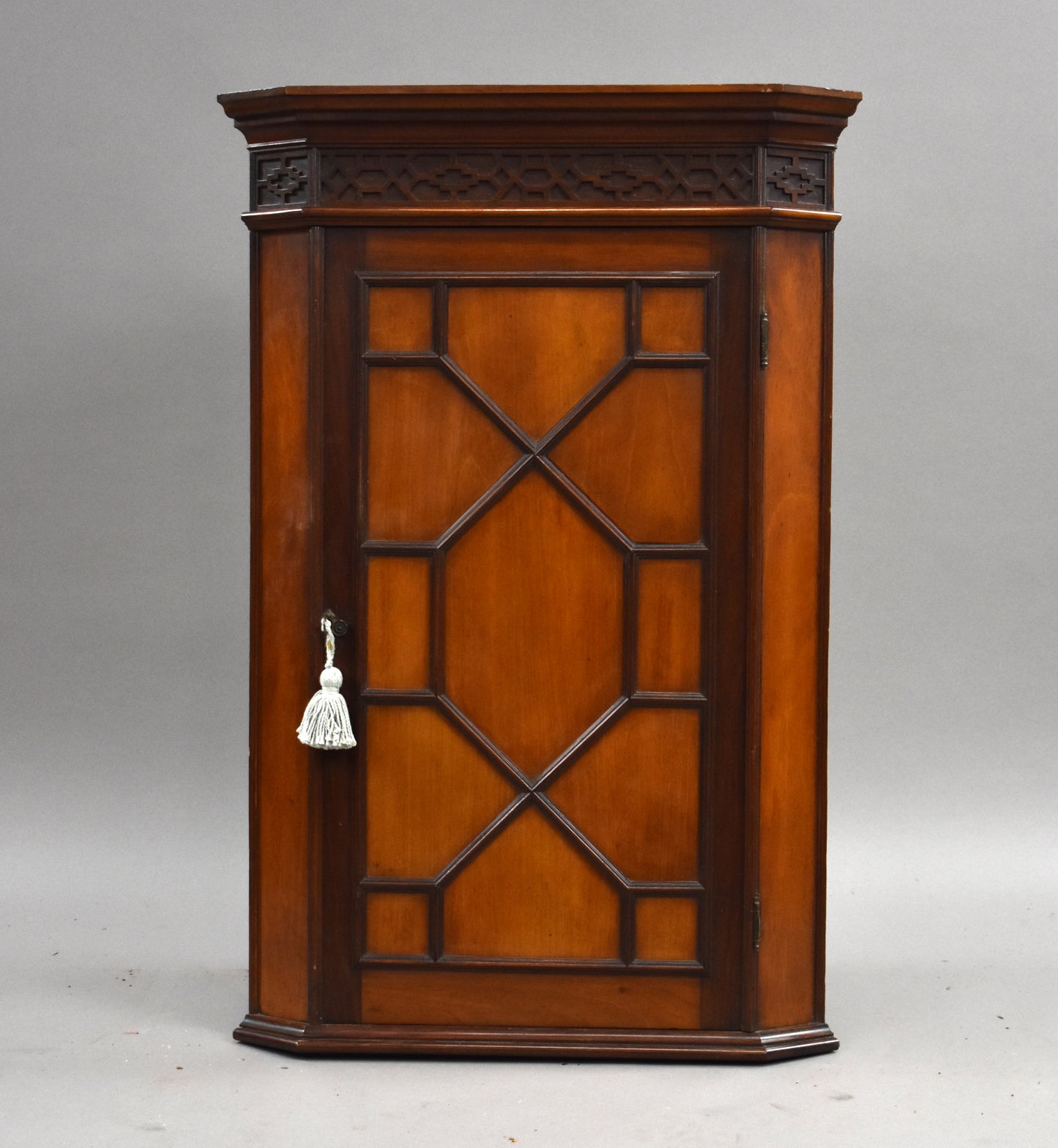 Edwardian Mahogany Corner Caupboard